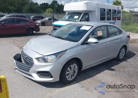 2021 Hyundai Accent Se z USA, uszkodzony, nr VIN 3KPC24A63ME129591
